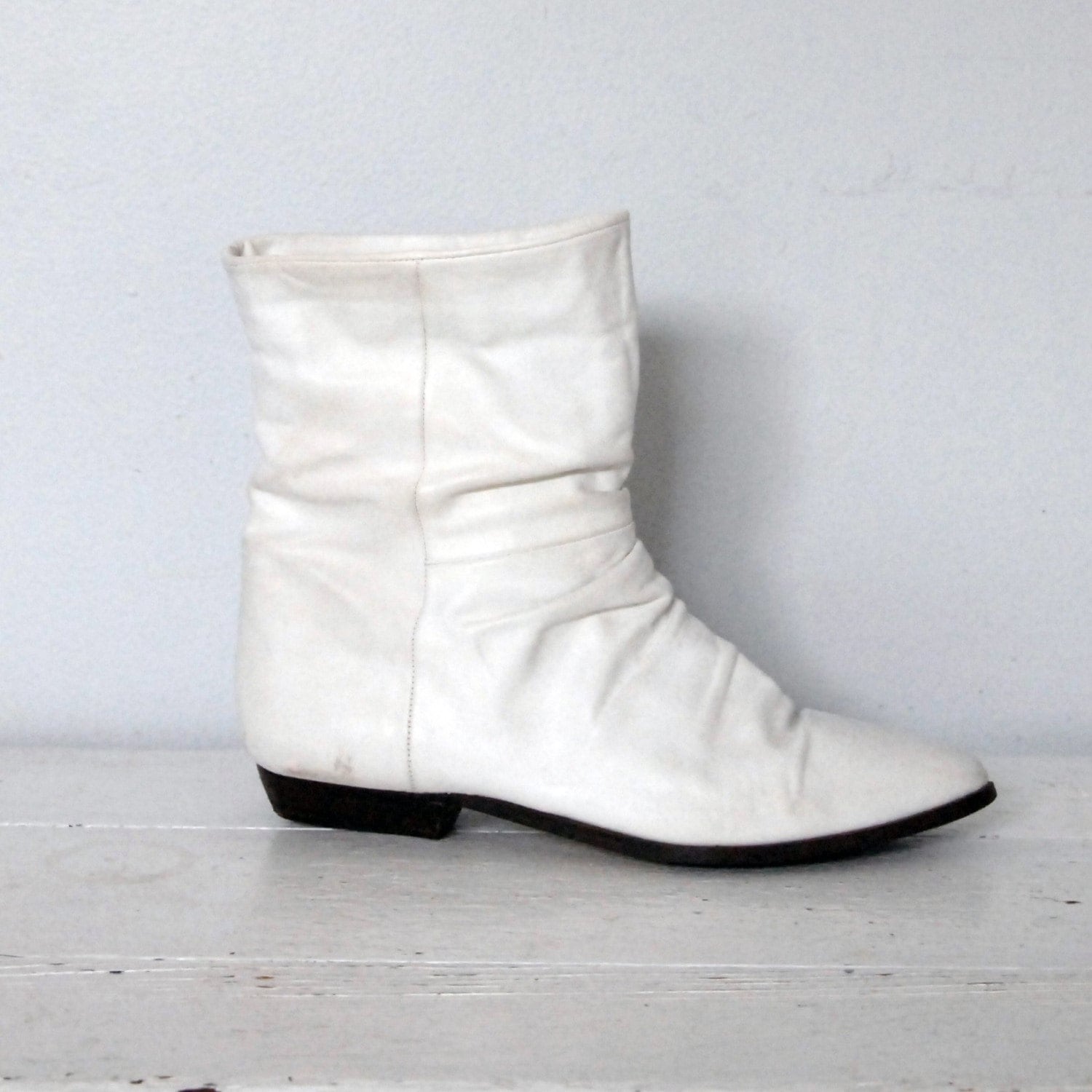 Vintage White Leather Slouch Ankle Boots with Cuff Size 7