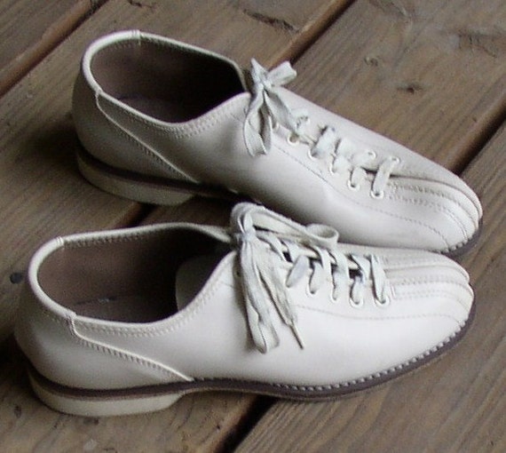 Vintage BOWLING SHOES Brunswick classic style Fathers Day
