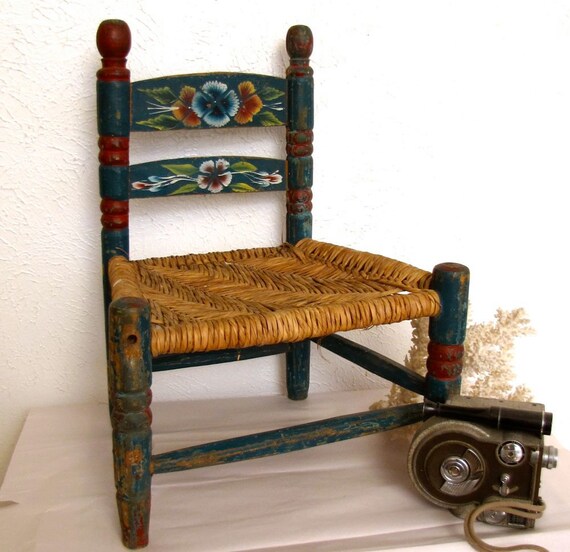 Vintage Handpainted and carved childs chair Mexico 1950s Mid