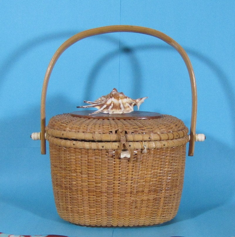 Vintage Nantucket basket purse seashell natural shell top bone