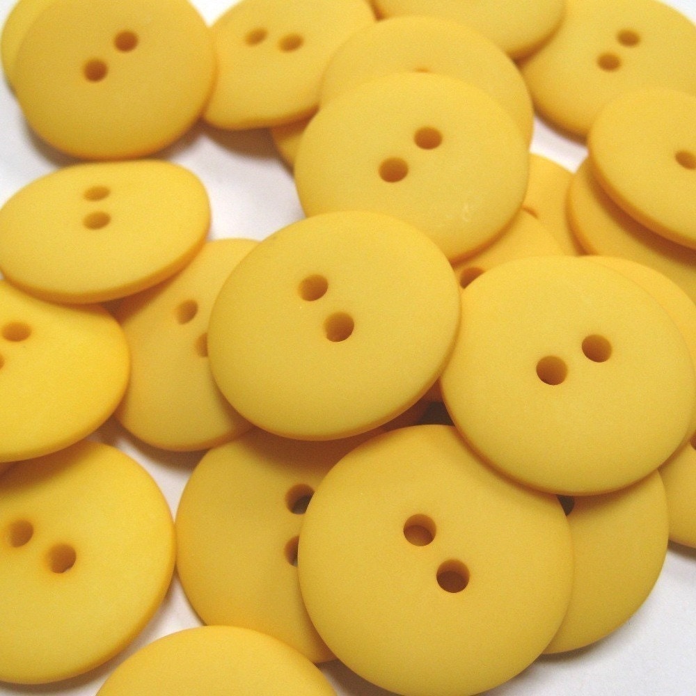 Plain Yellow Buttons 20mm 24 pieces