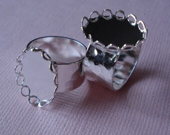 1 Silver Adjustable Ring 10mm Hammered Band with 18x13mm Oval Lace Edge Setting for Flat Back Cab