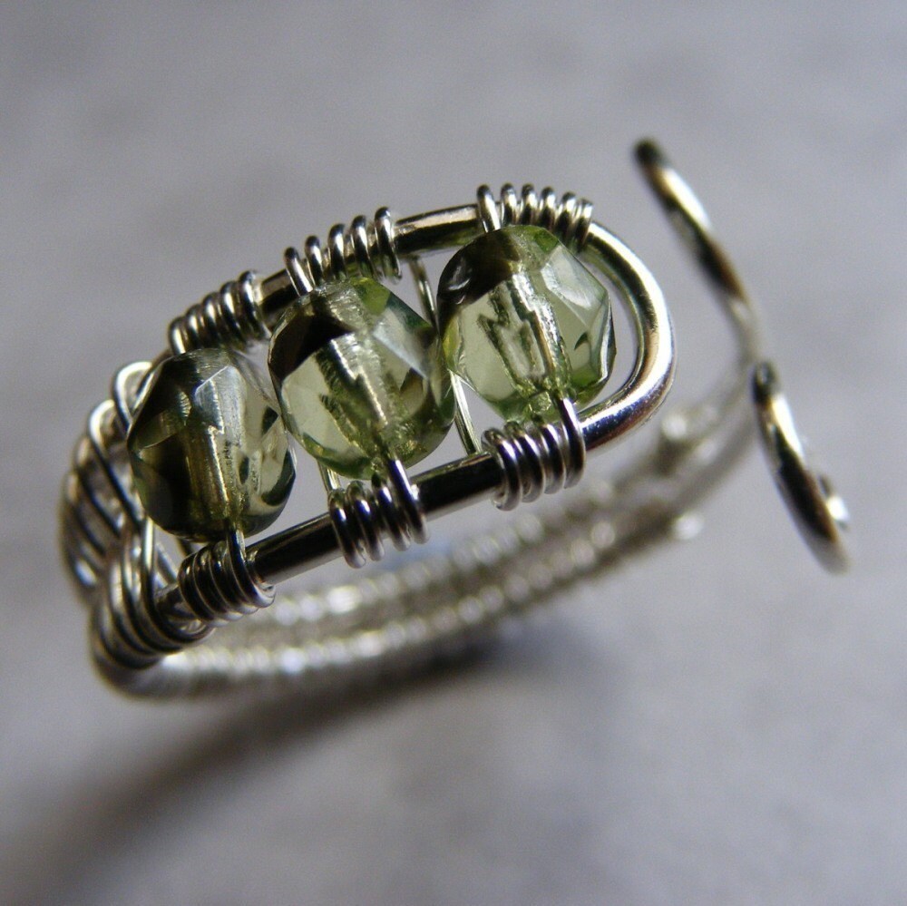 TUTORIAL Beaded wire wrapped toe ring