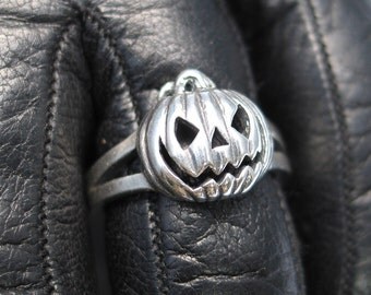 Silver Jack-o-lantern ring