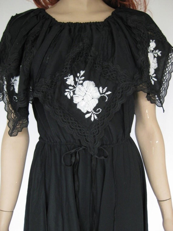 Vintage 70s Black Lace Embroidered Mexican Fiesta Dress