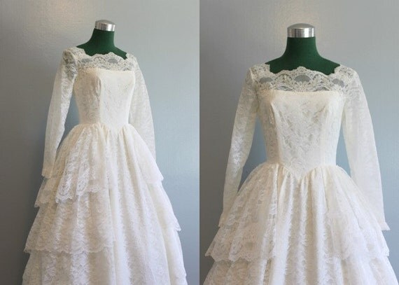 Vintage Wedding Dress / 1950s White Lace Wedding Dress / 50s