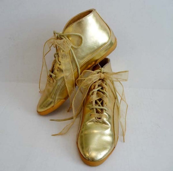 Solid Gold Vintage 80's LA Gear High Tops by Planetclairevintage