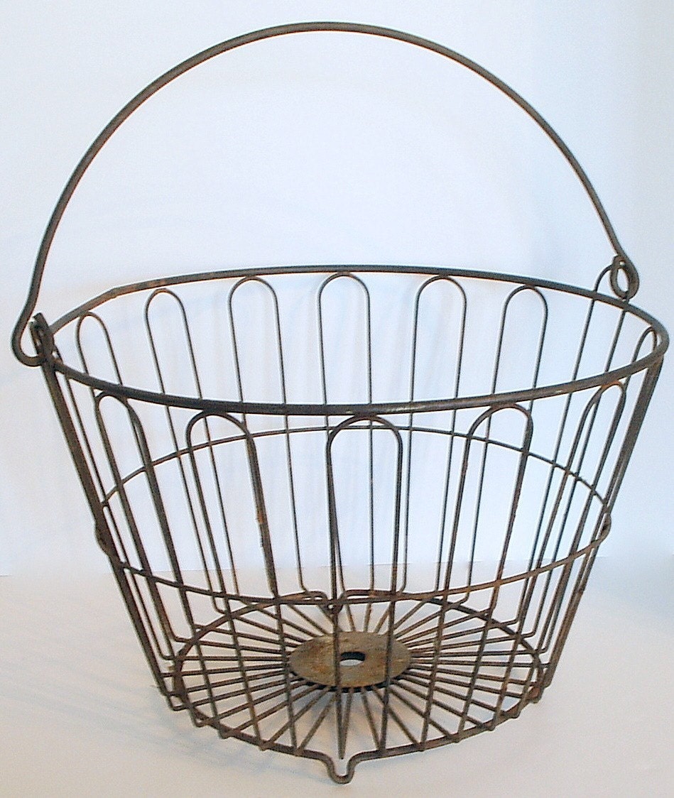 Vintage Wire Metal Basket Large With Handle 5218