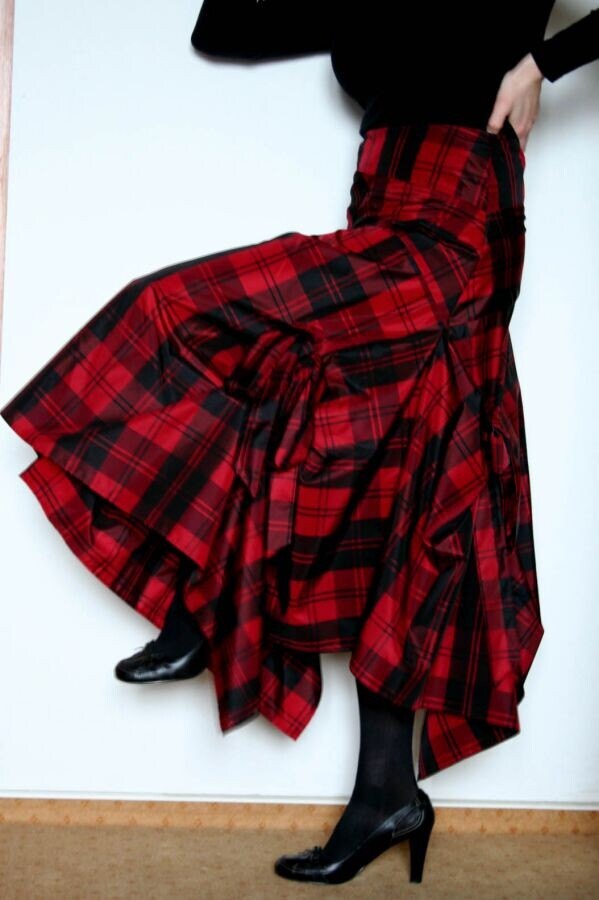 Reserved for Johanne plaid taffeta skirt in shades of gray