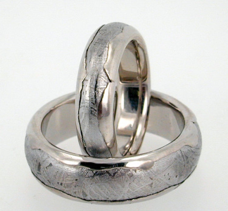 Meteorite Ring inlaid in Wavy Platinum / Solid by jewelrybyjohan