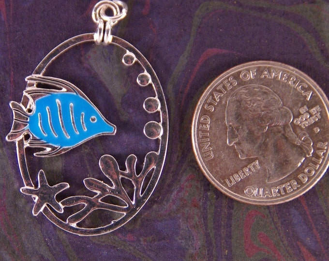 Open-work Oval Blue Fish Scene Charm Pendant