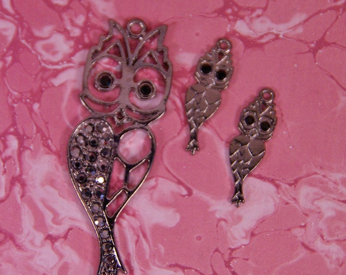 Set of Dark Silver-tone Owl Pendant and Charms Hematite