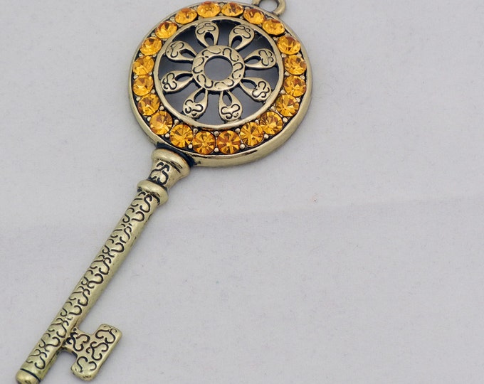 Large Round Topaz Rhinestone Skeleton Key Pendant Antique Gold-tone