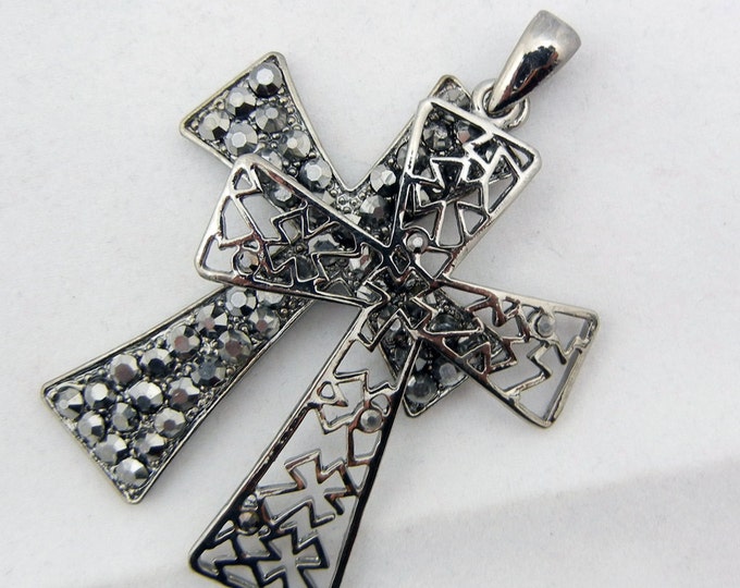 Double Cross Pendant in Hematite with Hematite Rhinestone