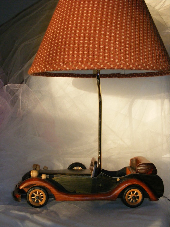 wooden race car table lamp with lampshade