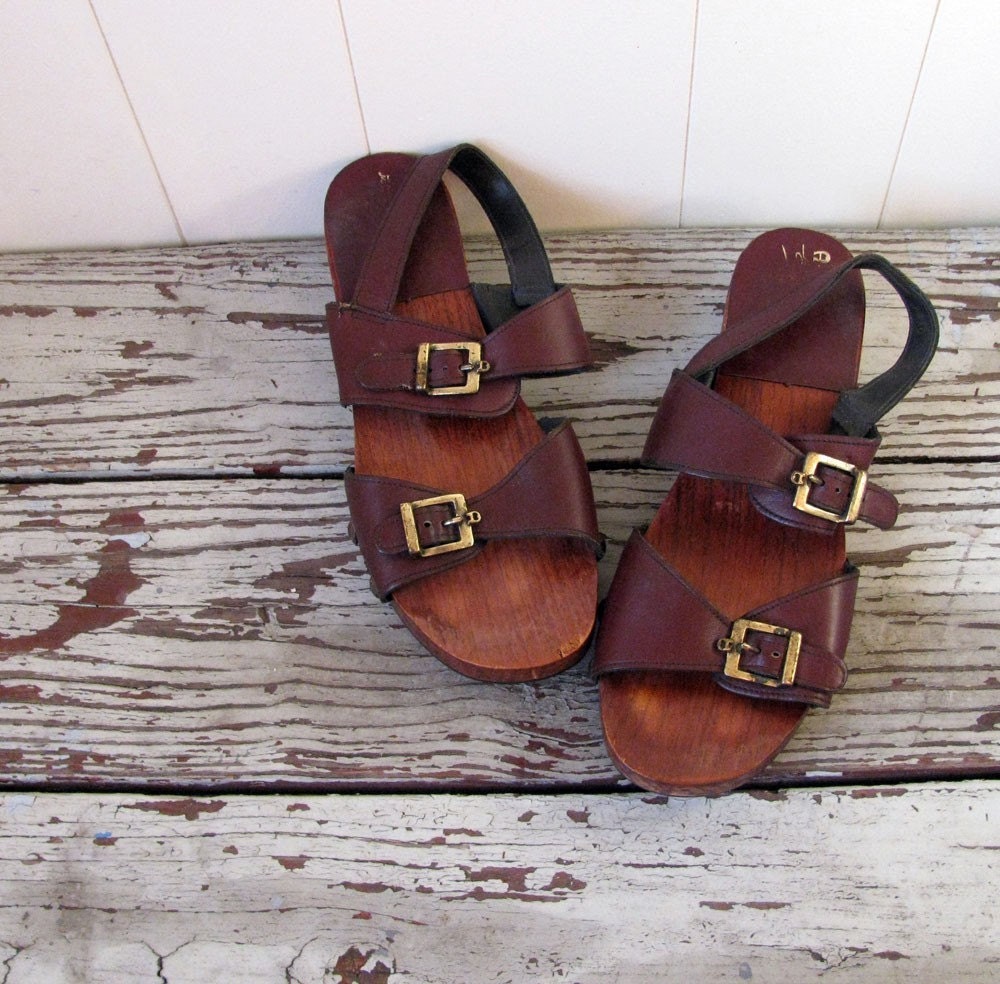 vintage etienne aigner sandals