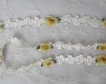Cream Yellow Rococo Ribbon Trim w Rose Bud Flower Scrapbook Quilt