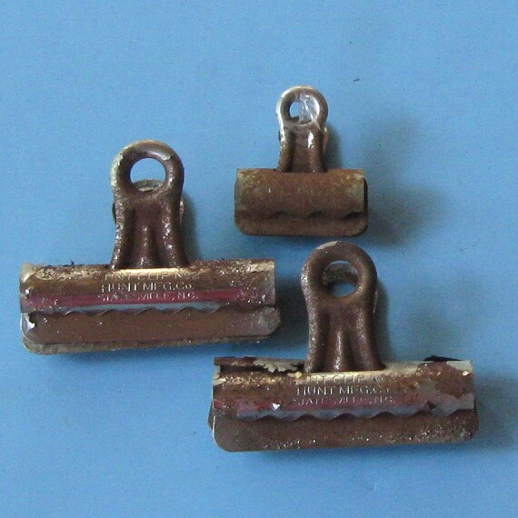 3 Vintage Rusty Metal Clips Clipboard Clips