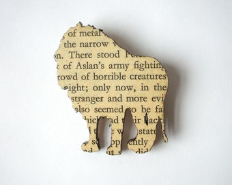 The Lion, the Witch and the Wardrobe - Lion brooch. Classic book brooches made with original pages.