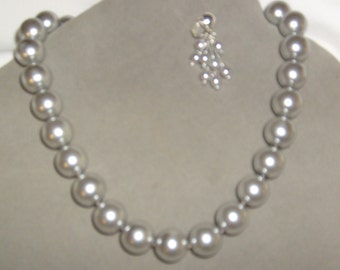 Popular items for big pearl necklace on Etsy