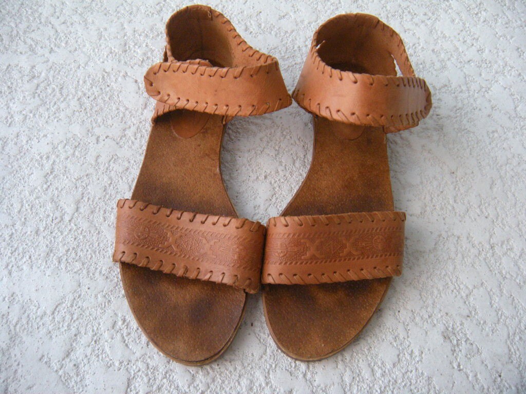 Vintage Brazilian Brown Tooled Leather Sandals Sz 8 Euro 38.5