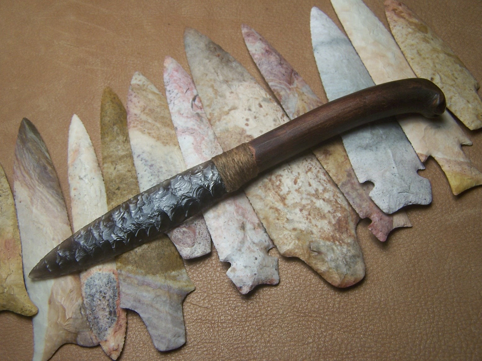 FLINT KNAPPED KNIFE OBSIDIAN CUSTOM KNIFE FREE