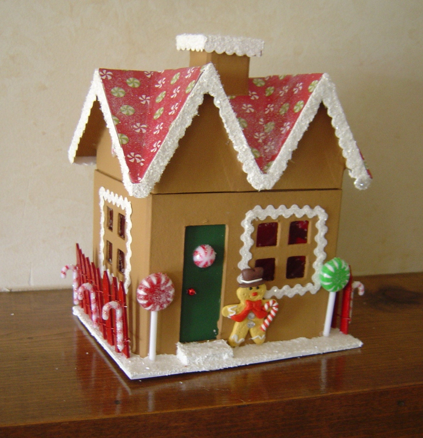 Christmas Paper mache Gingerbread House 6 1/2 inches