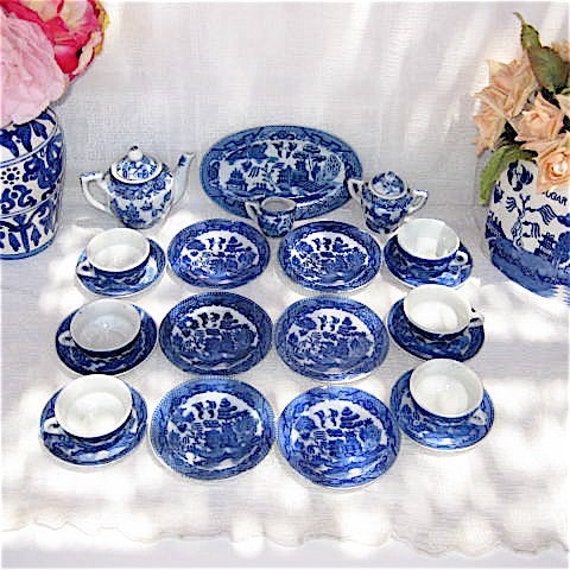 22pc Childs Vintage Blue Willow Dish Set