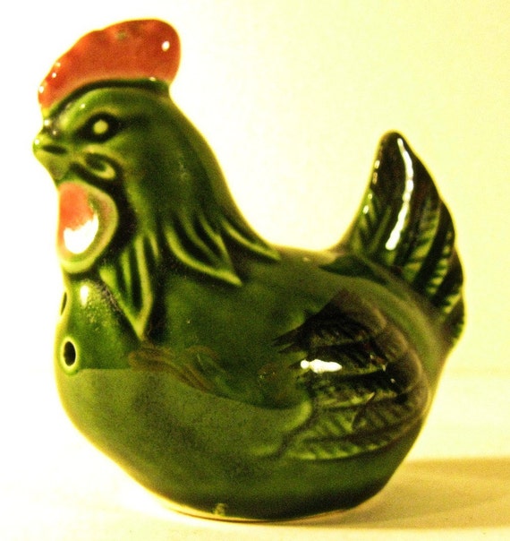 vintage salt and pepper shakers CHICKENS green ceramic