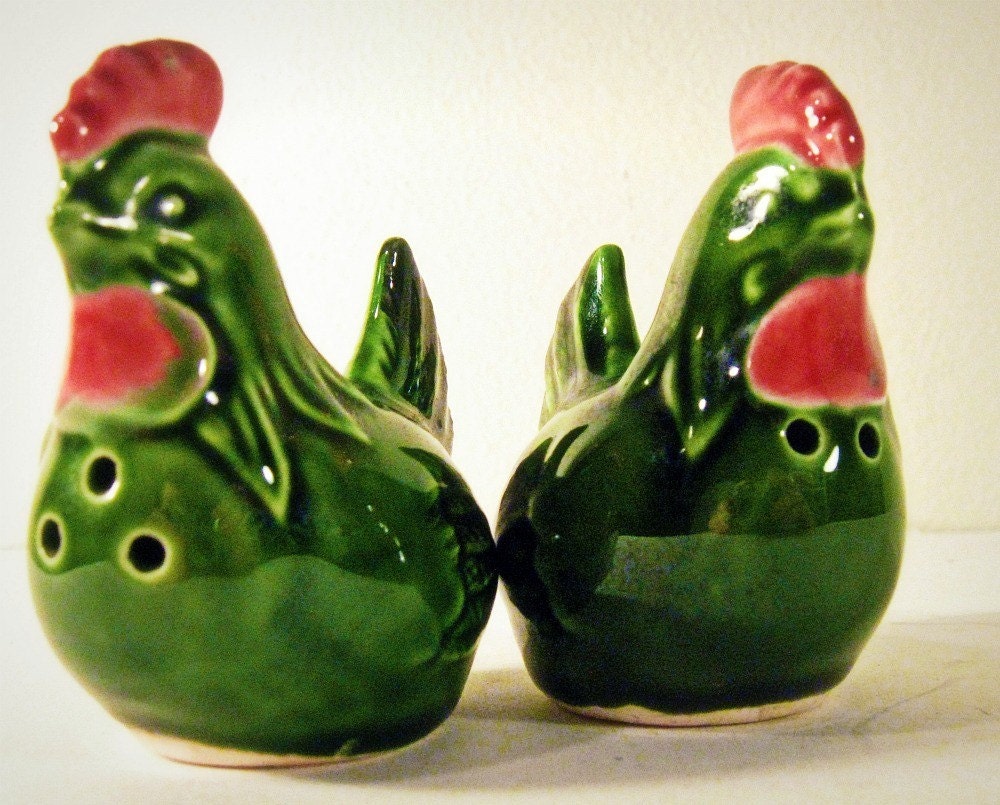 vintage salt and pepper shakers CHICKENS green ceramic