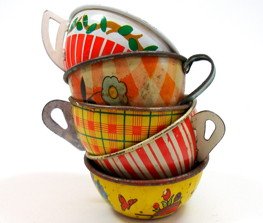 Toy Tea cups Set of 5 vintage tin in red & yellow Instant
