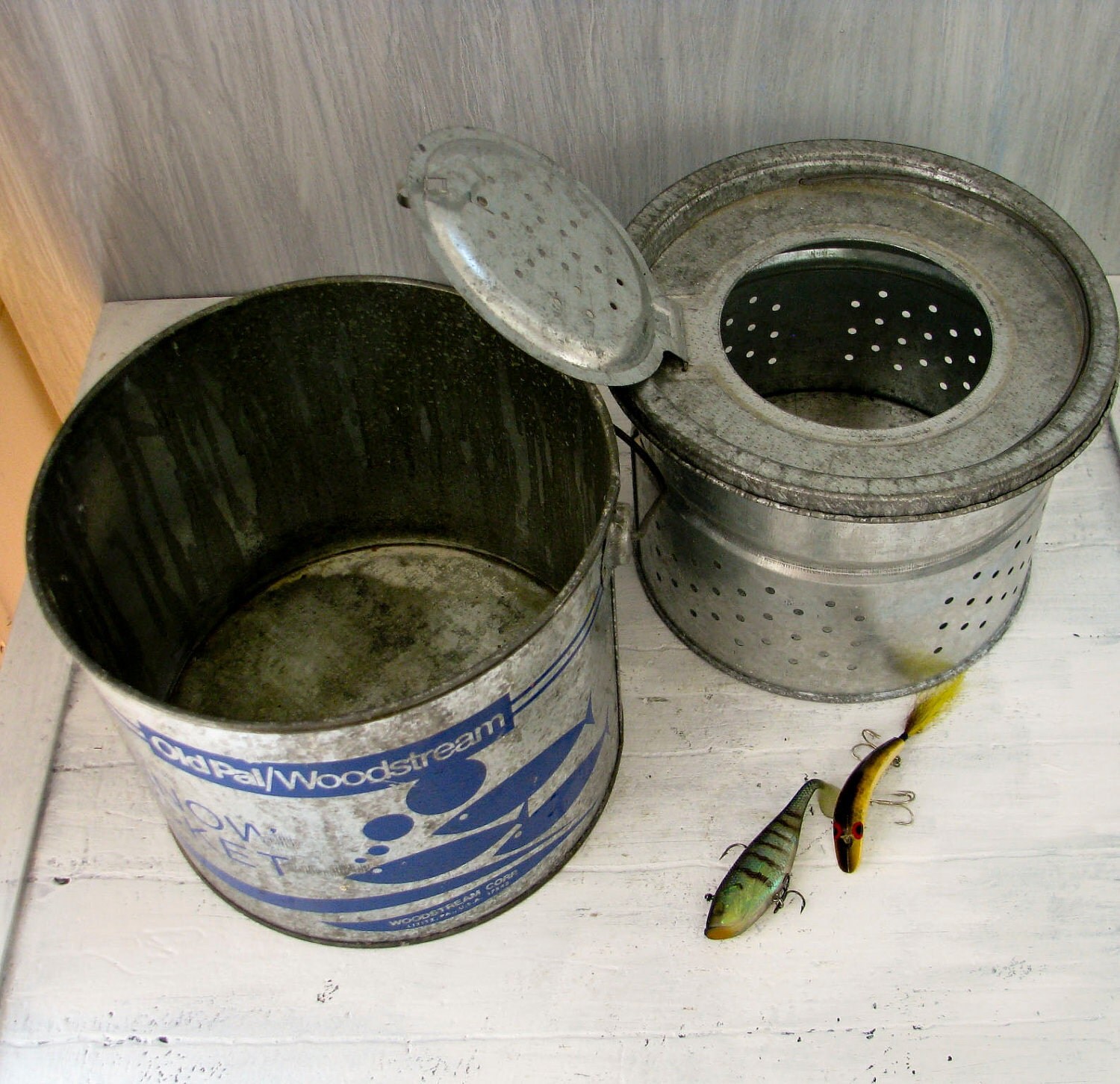 Vintage Metal Minnow Bucket New Great Blue Fish Graphics