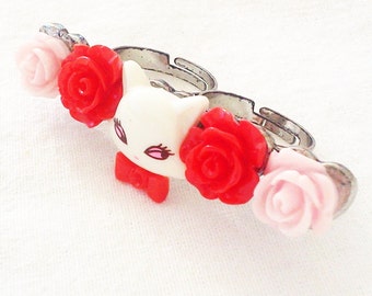Miss Kitty Two Finger Ring-Kawaii Fashion-Cat Lady Kitsch-Harajuku Street Fashion- HIme Gyaru Ageha-Kitten Trend-Cat Jewelry-Knuckle Duster