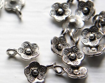 60pcs Oxidized Silver Tone Base Metal Charms-Flower 14x10mm (1060Y-B-280A)