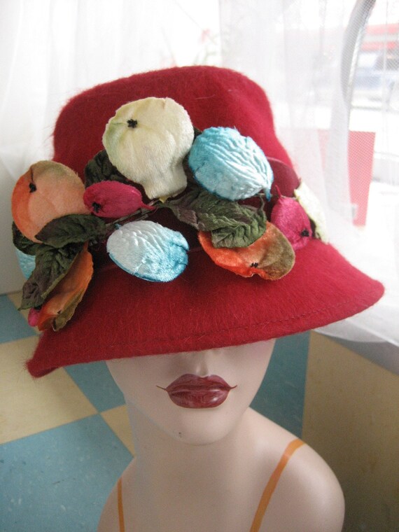 Items similar to Beautiful Vintage Fruit Lovely Lady Hat on Etsy