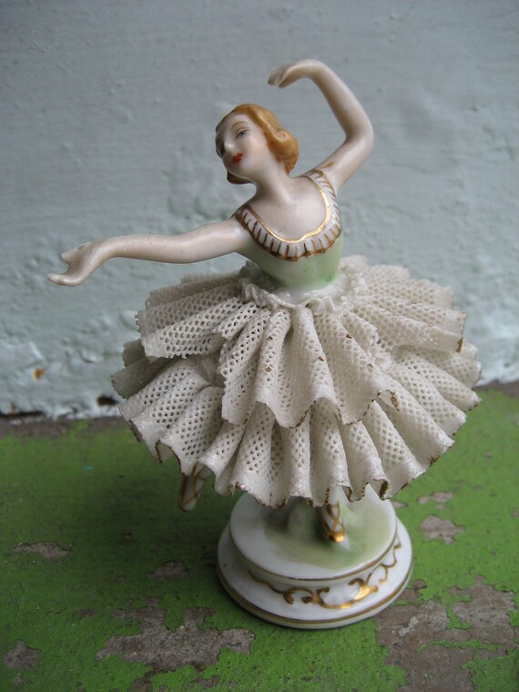 Beautiful Vintage Porcelain Ballerina Figurine
