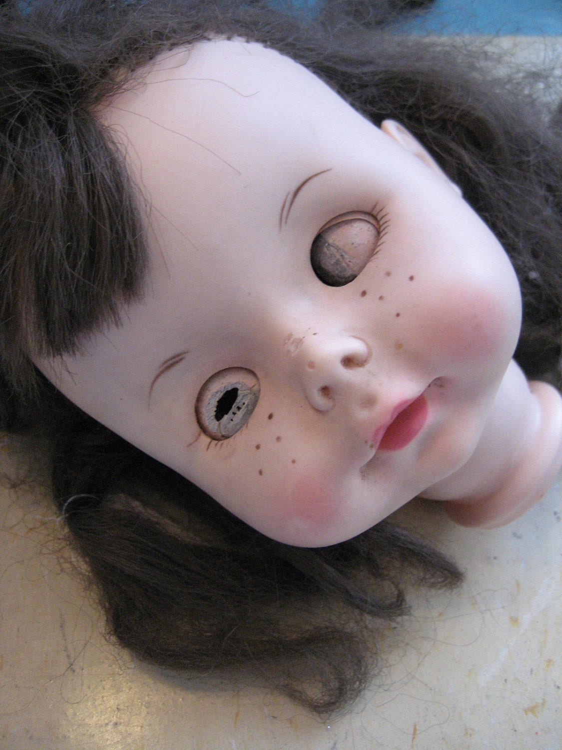 doll rolling eyes