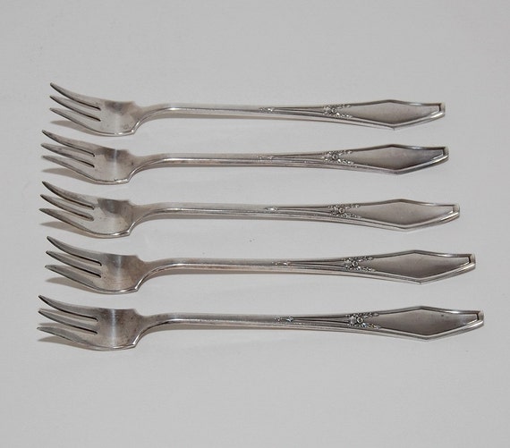 Antique Silver Seafood Cocktail Oyster Forks Jamestown