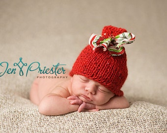 SALE Christmas Baby Hat, Knit Newborn Hat, Baby Photo Prop in Bright Red and Green