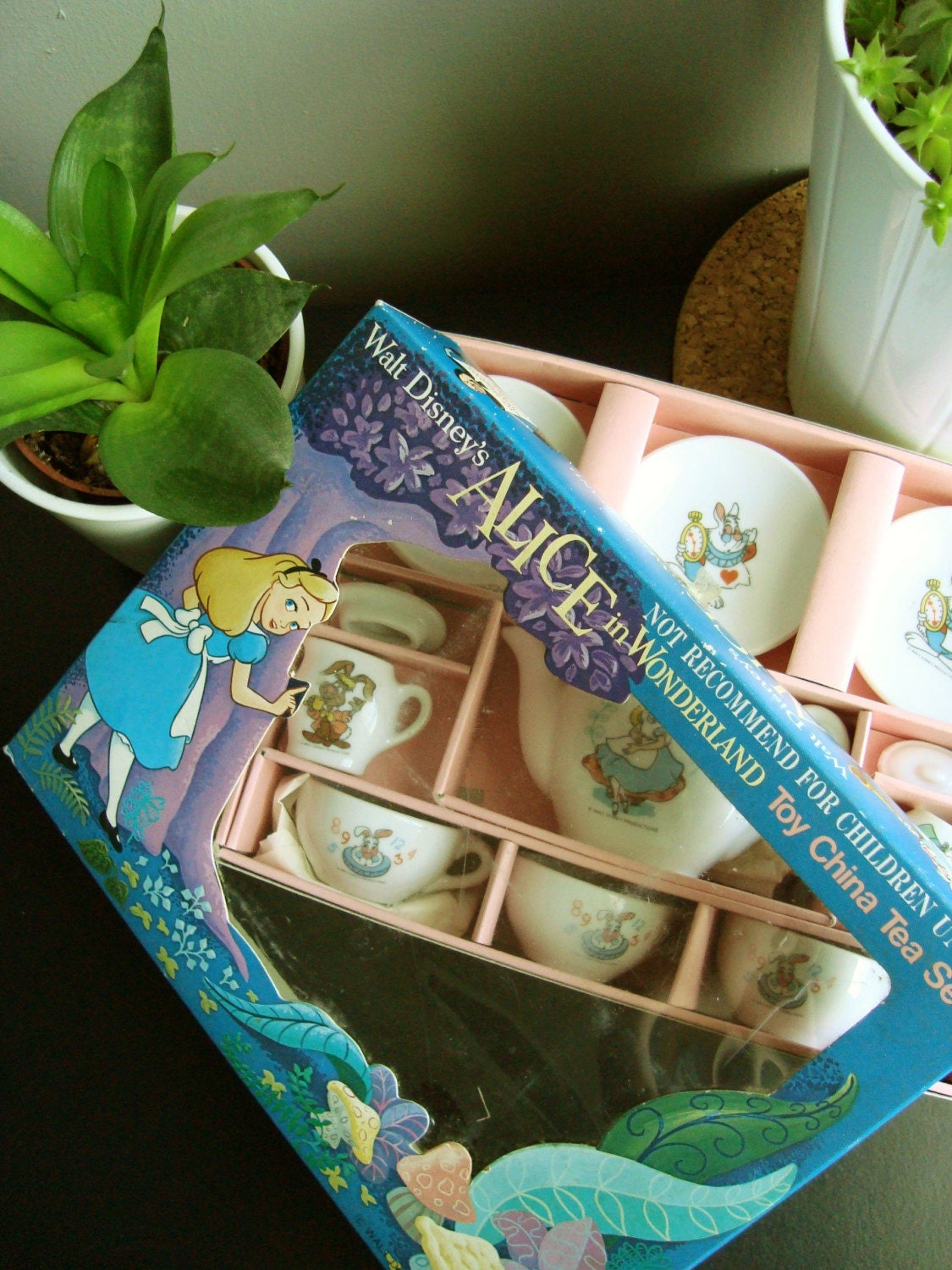 alice in wonderland toy tea set