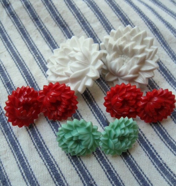 Vintage Curtain tie back Push Pins Tacks 4 pair Cute Flowers