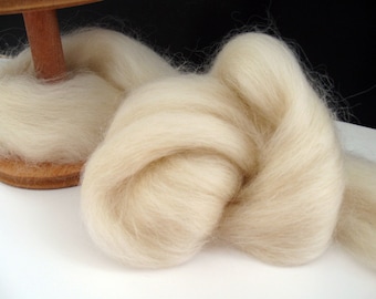 Ecru/Undyed/Natural Corriedale wool roving (combed top), spinning fiber - 4 ounces