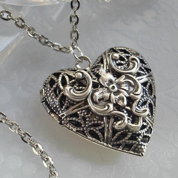 Victorian Silver Filigree Heart Locket by TrashAndTrinkets on Etsy