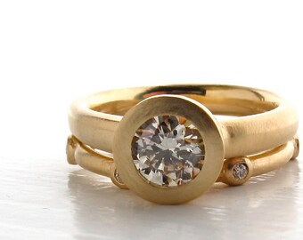 Items similar to Rough Diamond ring in 18kt gold on Etsy