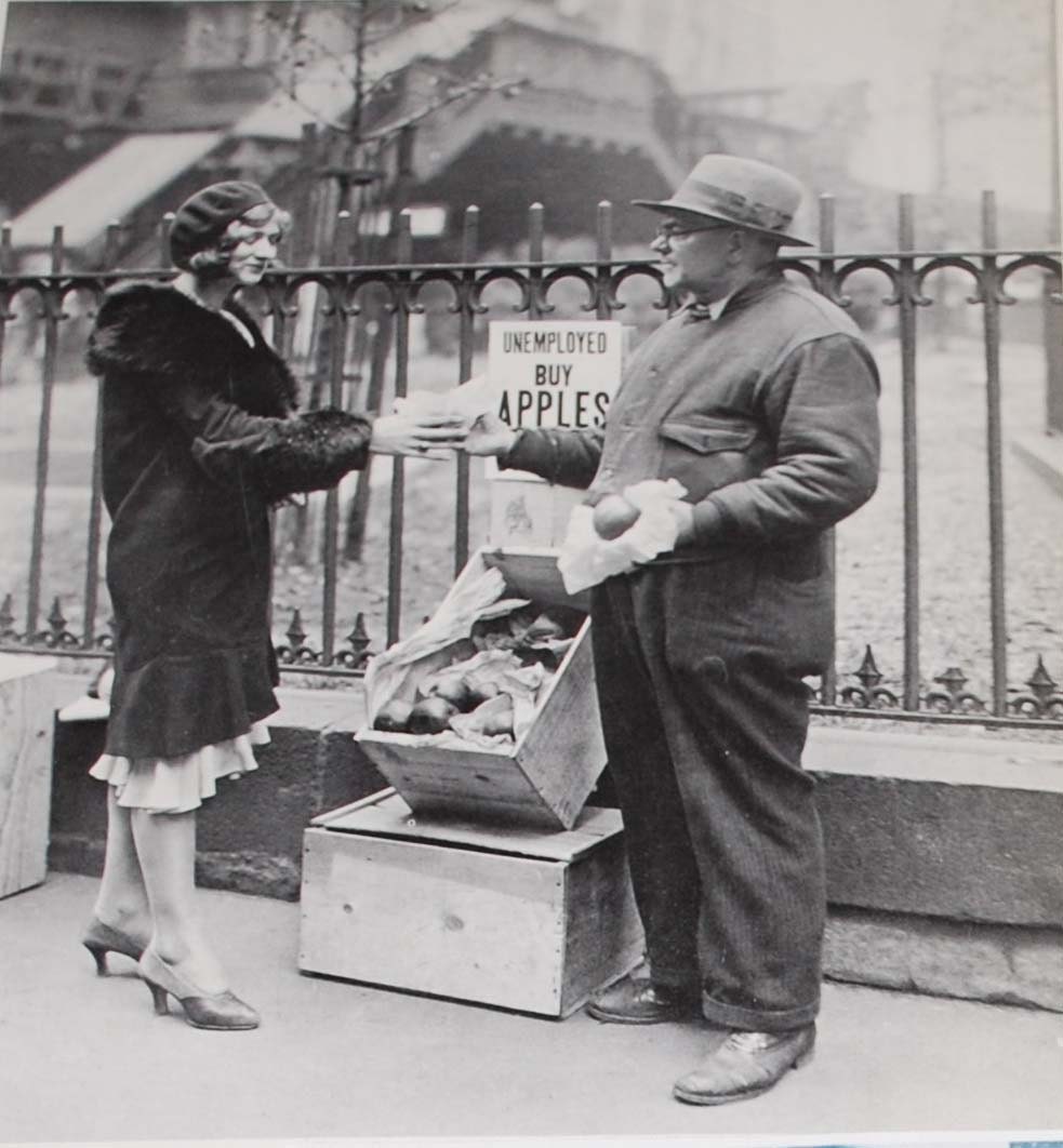 Depression Era NYC Apple Sellers pictures from vintage