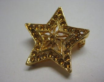 Golden Twinkle Star - vintage brooch