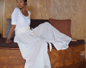 Wild side pants...Ivory mix silk M,L(244)