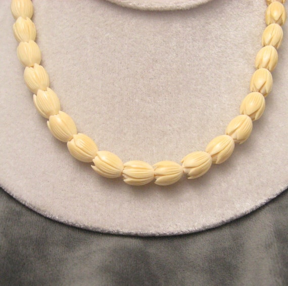 Vintage Ivory Necklace Pikake Hawaiian Flower N4462