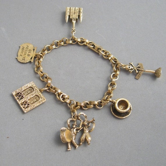Vintage Coro Charm Bracelet New Orleans Theme B962