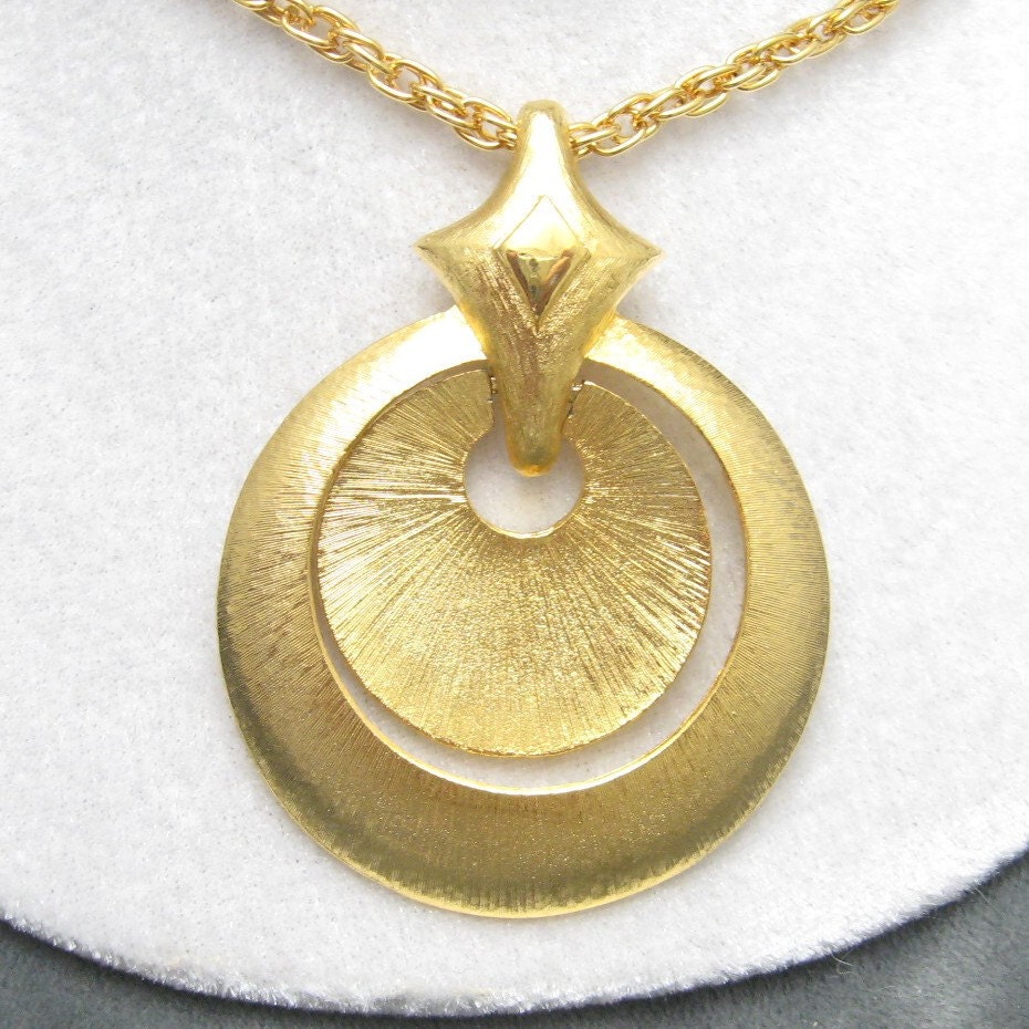 Vintage Necklace Cross Bale Costume Jewelry N3345